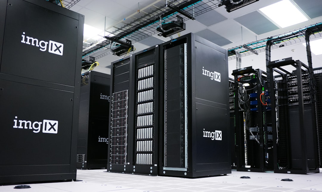 Serverracks als Symbol für dauerhaft gespeicherte Docker-Daten und Backups