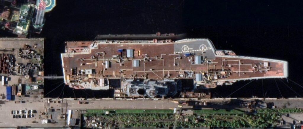 Der Flugzeugträger Admiral Kusnezow in Google Maps